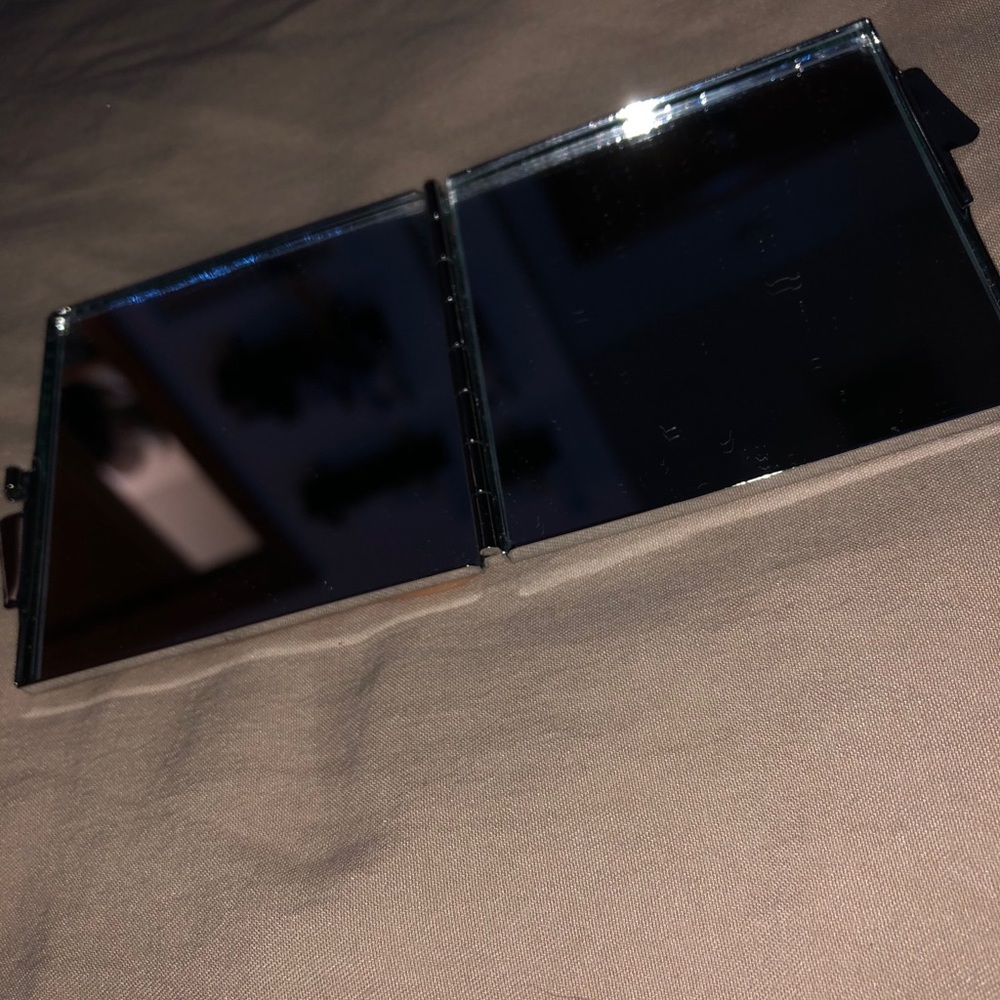 Compact mirror - Picture 3 of 4